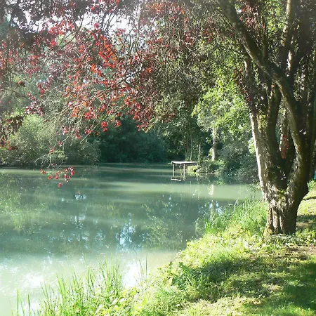 La Maison De L'etang Couette-café
