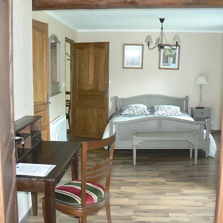 La Maison De L'etang Couette-café