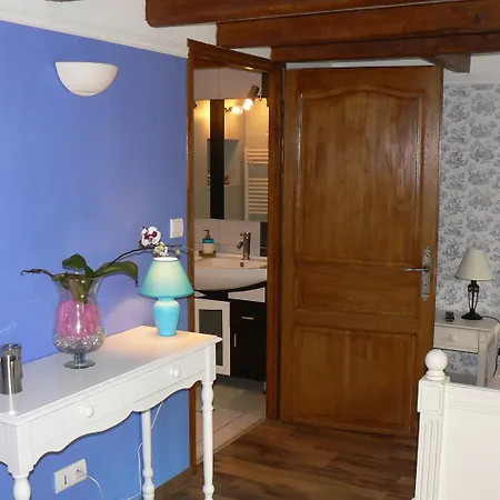 La Maison De L'etang Bed & Breakfast 3*
