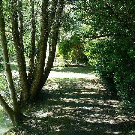 La Maison De L'etang Bed & Breakfast Sampigny