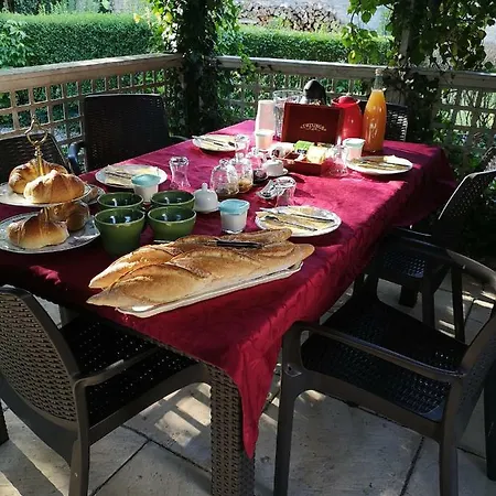 La Maison De L'etang Bed & Breakfast Sampigny