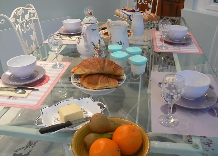 La Maison De L'etang Bed & Breakfast 3*