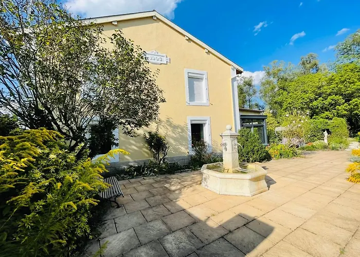 La Maison De L'etang Bed & Breakfast Sampigny