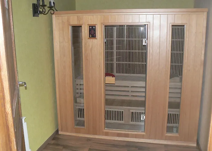 La Maison De L'etang Bed & Breakfast 3*