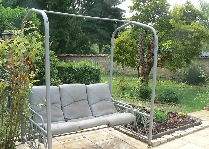 La Maison De L'etang Bed & Breakfast